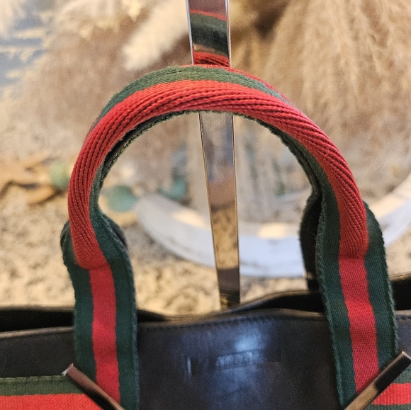 Authentic Mini Gucci Leather Handbag - Picture 7 of 17